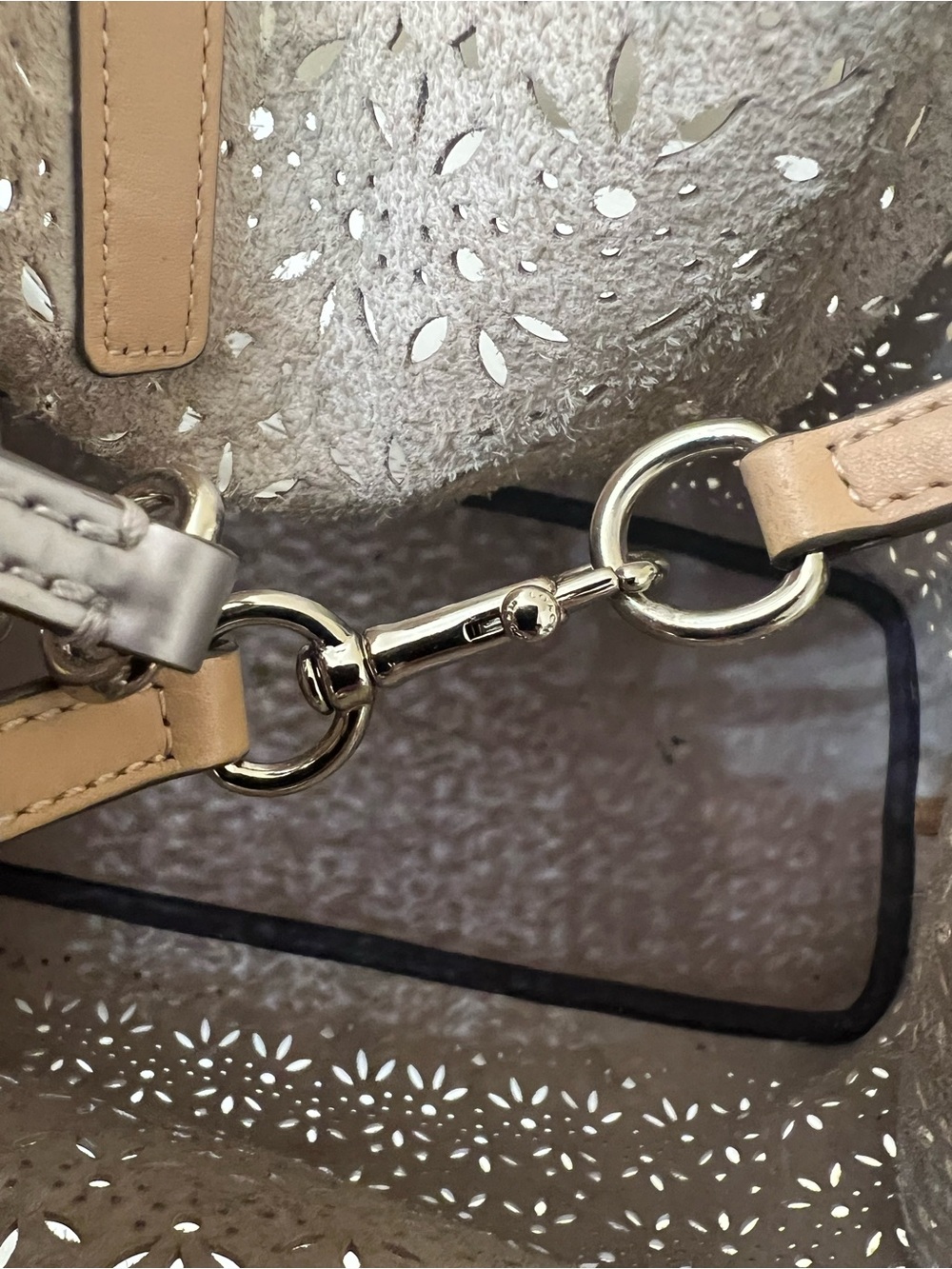 Coach Metallic Silver Laser-Cut Tote W Wristlet - Picture 12 of 17